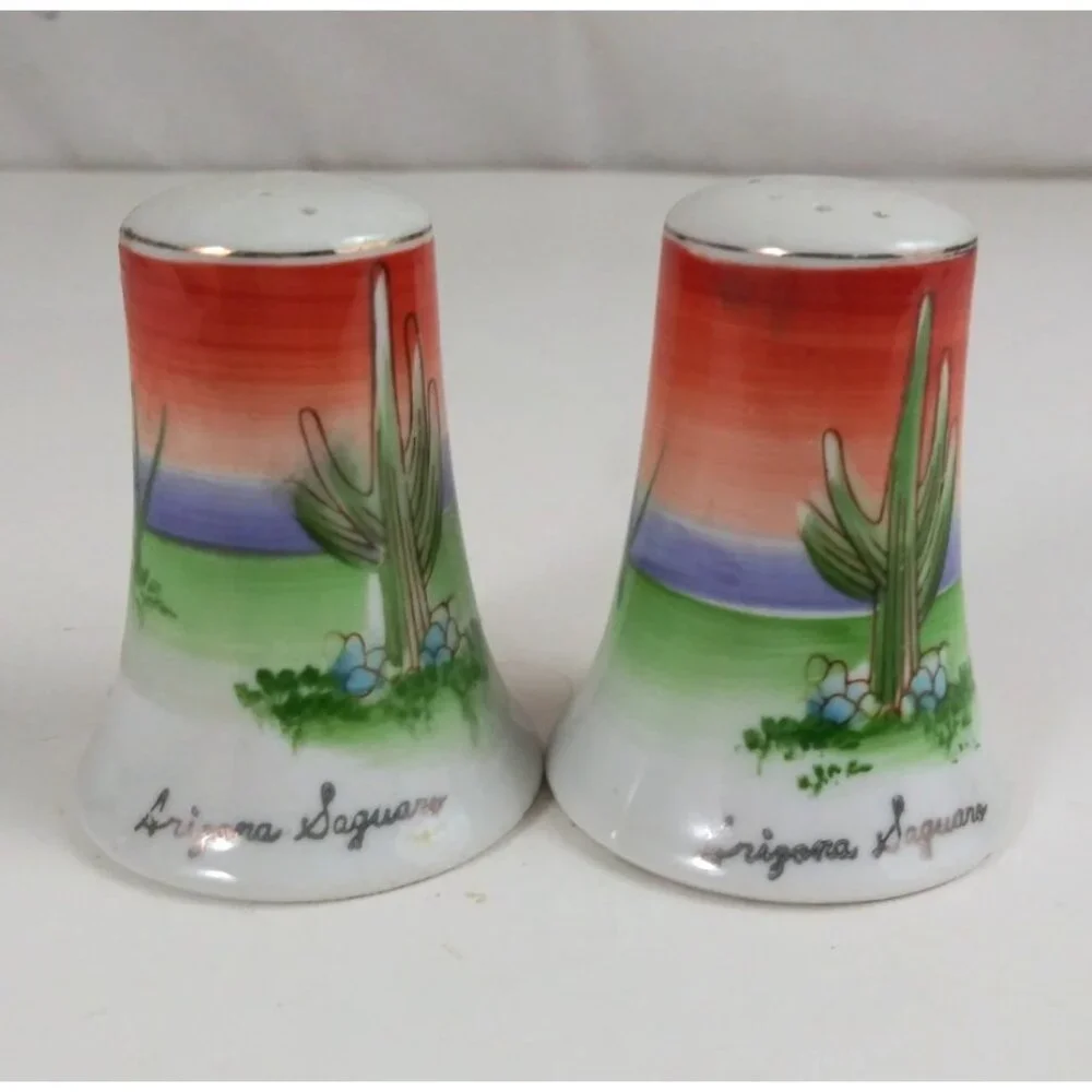 Vintage Saguaro Southwestern Arizona Souvenir Salt & Pepper Shakers - Picture 1 of 13